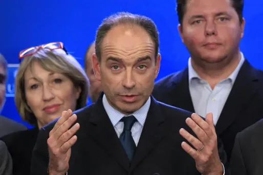 Jean-François Copé a été proclamé lundi soir officiellement président de l'UMP, avec 50,03% des voix, par la commission interne du parti (Cocoe) chargée de valider les résultats de l'élection de dimanche qui l'opposait à François Fillon.