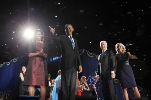 Le camp Obama rassemblé sur scène après le premier discours du président des Etats-Unis.
