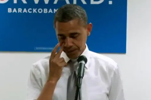 Obama essuie une larme devant ses militants