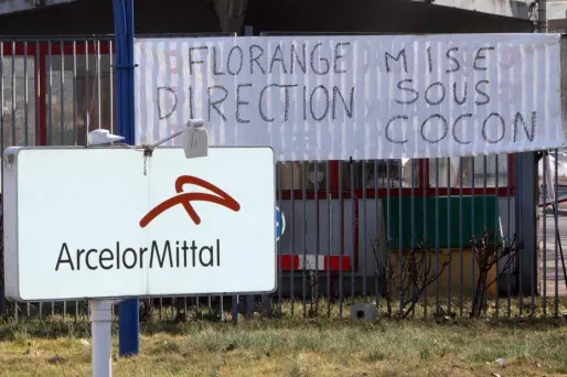 "Il y aura maintien en état des hauts fourneaux de Florange dans l'attente du projet Ulcos", a promis vendredi soir Jean-Marc Ayrault.