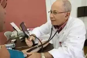 Selon les personnes interrogées, il faut en moyenne patienter 51 jours pour un gynécologue, 38 pour un dermatologue, 29 ou 28 pour un cardiologue, un ORL, un psychiatre ou un rhumatologue.