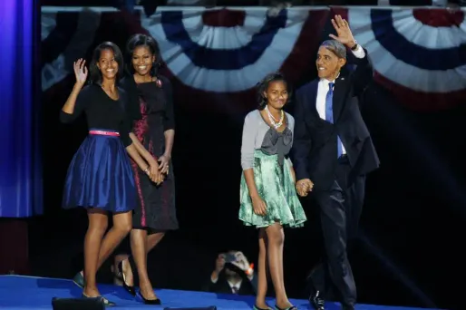 Sasha et Malia avec "four more years"