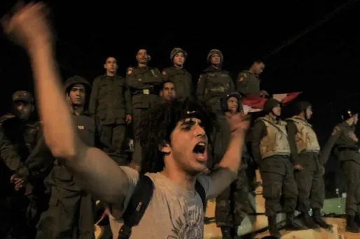 Les manifestants se sont massés près du palais présidentiel.