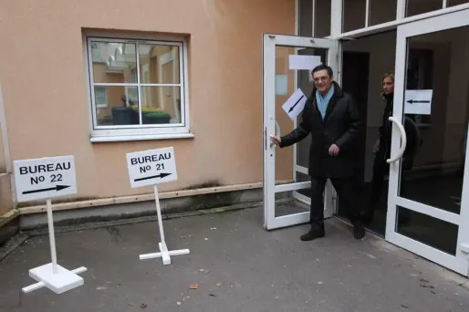 Dans la 13e circonscription des Hauts-de-Seine, Patrick Devedjian est en ballotage favorable.