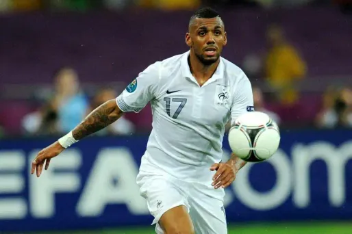 Le Rennais Yann M'Vila a de bonnes chances de décrocher le Ballon de Plomb 2012.