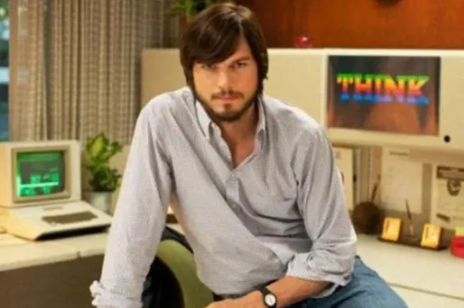 Ashton Kutcher dans la peau de Steve Jobs, plus vrai que nature ?