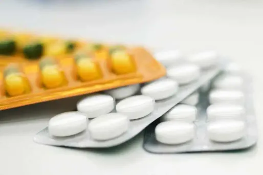 Il faut plus de dix ans à un médicament pour être commercialisé.