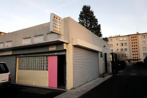 "Il faut que l'enquête avance"