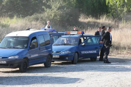 Des perquisitions sont en cours dans des camps de gens du voyage dans deux départements.