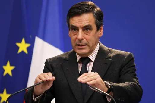 Après Michèle Alliot-Marie, c'est François Fillon qui se retrouve dans l'embarras.