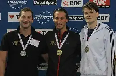 Gilot devant les favoris