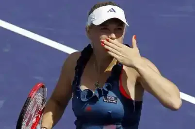 Wozniacki passe, Söderling casse