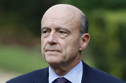 Alain Juppé effectue dans la capitale égyptienne son premier voyage officiel en dehors de l'Europe.