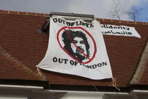 Ils squattent une maison de Kadhafi