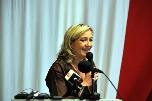 Le Pen appelle à faire la"révolution"