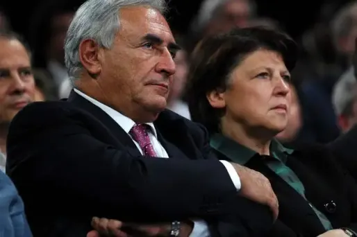 A chaque rencontre avec DSK, Martine Aubry est cernée de questions. Mais officiellement, tout va bien et elle n’est pas (encore) candidate