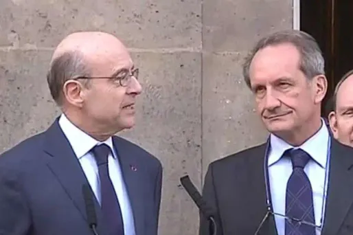 Juppé passe le relais à Longuet