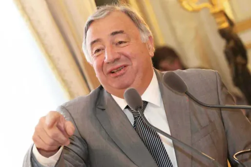 Les dépenses en personnel du cabinet du président du Sénat auraient augmenté de 26%, selon Médiapart.