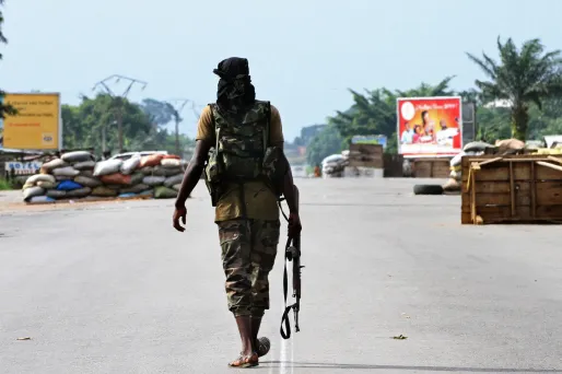 Les Français évacués racontent des scènes de chaos en Côte d’Ivoire.