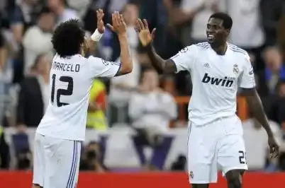 Les notes: Adebayor connait la chanson