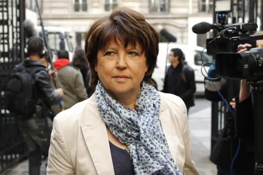 Martine Aubry, qui ne s'est toujours pas déclarée candidate à la primaire, a toutefois déjà entrepris sa course vers 2012.