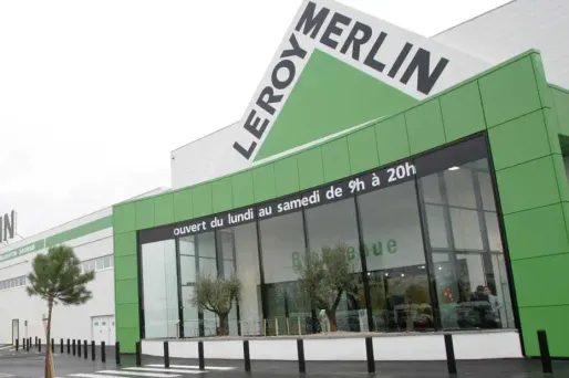 Un enfant meurt après une chute de colis