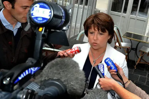 La direction du PS convoque une réunion