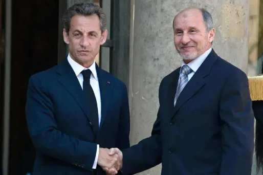 La France expulse des diplomates kadhafistes