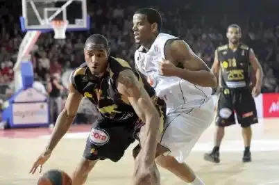 A Bercy, c'est fifty-fifty