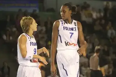 Les Bleues déroulent