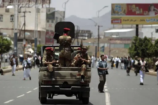 Les soldats continuent à quadriller la capitale Sanaa mais des défection ont eu lieu samedi au sein de l'armée yéménite.