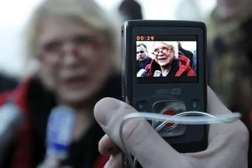 Pendant une heure, Eva Joly a pu converser par téléphone avec une vingtaine d'interlocuteurs.