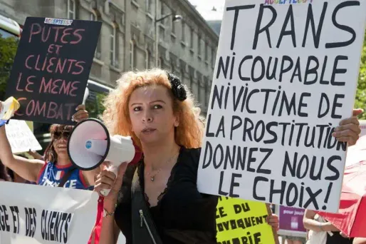 Ils étaient près de 200 à manifester jeudi à Pigalle pour défendre la prostitution.