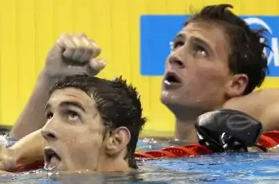 Lochte éclabousse Phelps