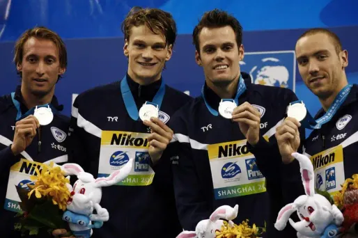 Un relais en argent massif