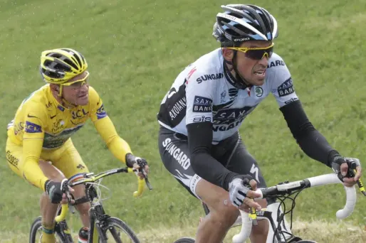 Contador met le feu aux poudres