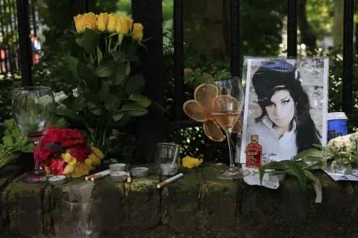 Les parents de la chanteuse ont formellement identifié le corps de leur fille lundi.