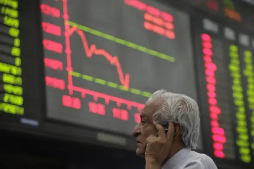 La banque suisse UBS va supprimer quelque 3.500 emplois dans ses effectifs, avec des licenciements ou des départs à la retraite.