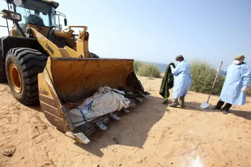 Des centaines de combattants ont été enterrés dans des fosses communes