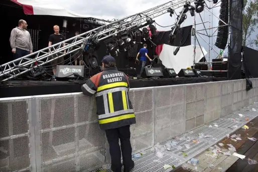 Après des orages en Belgique, l'effondrement d'une scène a fait 40 blessés dans un festival rock.