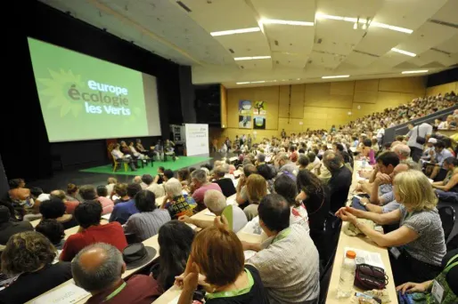 La construction de la coopérative est l'un des thèmes de travail des journées d'été d'Europe Ecologie-Les Verts à Clermont-Ferrand.