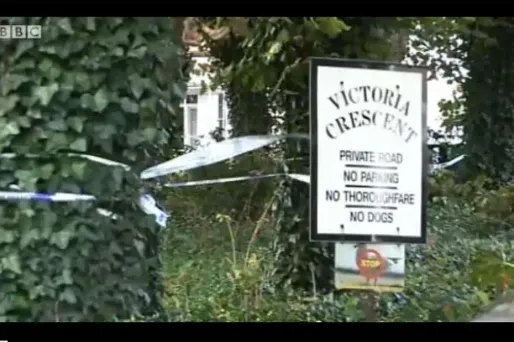 Six personnes ont été tuées à coups de couteau dans un appartement à Jersey.