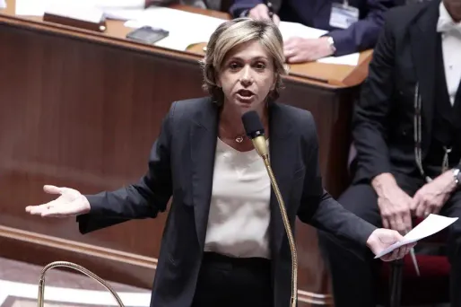 Valérie Pécresse considère le projet de budget 2012 comme "une étape essentielle" dans la baisse des déficits et de la dette.