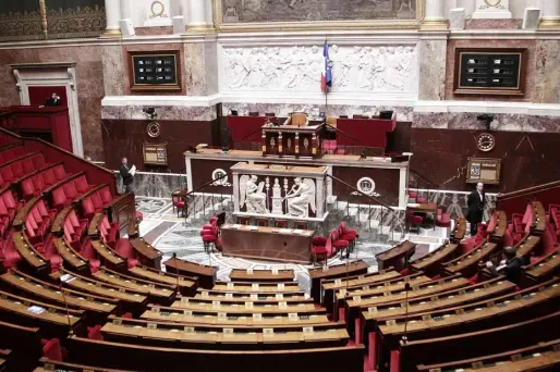 Un collectif publie les noms des députés absentéistes et les sanctions financières qu'ils encourent.