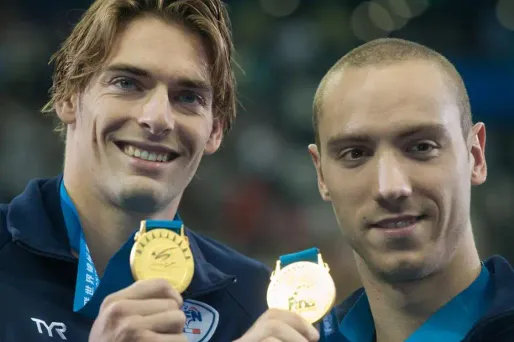 Camille Lacourt et Jérémy Stravius, premiers champions du monde de l'historie de la natation française, et symbole d'une équipe décomplexée.