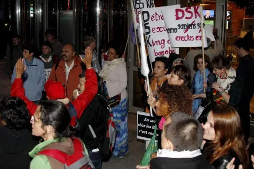 "DSK t'es fini, DSK dégage"