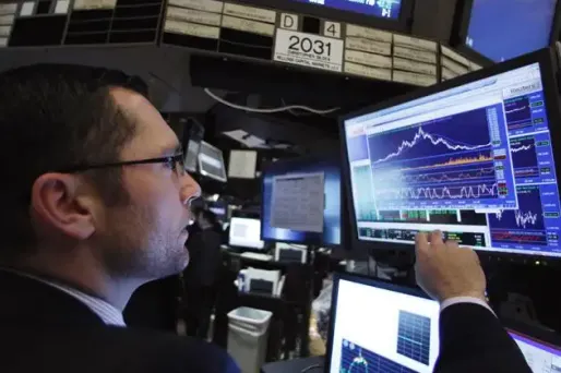 Suspendus au sort de la Grèce, les marchés restaient nerveux mercredi, espérant une reprise en main du dossier par les dirigeants politiques.