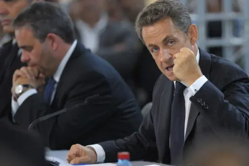Face au chômage qui persiste, Nicolas Sarkozy prône la "ténacité".