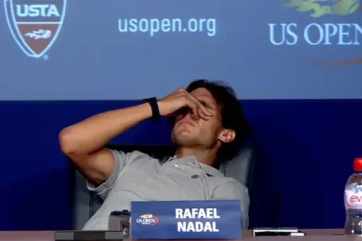 Nadal au plus mal dans la salle