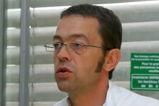 L'Ordre des médecins des Pyrénées-Atlantiques a décidé jeudi de ne pas porter plainte contre le Dr Bonnemaison, soupçonné d'euthanasie sur quatre patients à Bayonne.